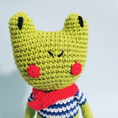 Filip the French Frog amigurumi pattern by Cara Engwerda