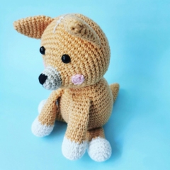 Ginger the Dingo amigurumi pattern by Cara Engwerda