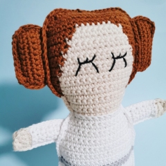 Leia the Ragdoll amigurumi pattern by Cara Engwerda