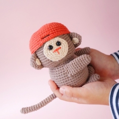 Mateo the Monkey amigurumi by Cara Engwerda