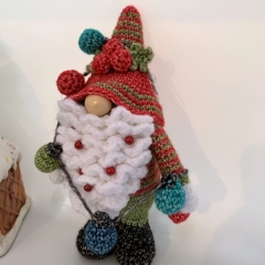 Bauble Noel the Gnome amigurumi by PoseyplacebyDenise