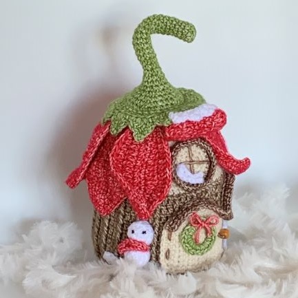 Winter Fairy House amigurumi by PoseyplacebyDenise