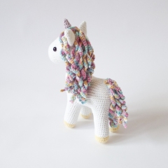 Amethyst the Unicorn amigurumi by Smiley Crochet Things