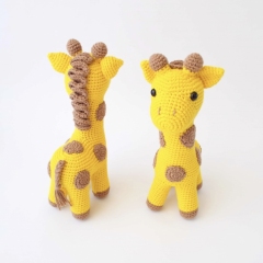 George the Giraffe amigurumi pattern by Smiley Crochet Things