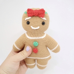 Gingerbread Lady amigurumi pattern by Smiley Crochet Things