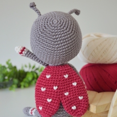 Olivia the Ladybug amigurumi pattern by Yarn Handmade