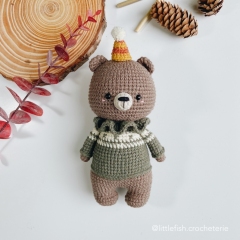Elliot the little Bear amigurumi pattern by Little Fish Crocheterie