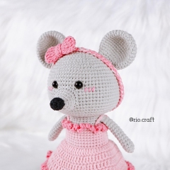 Meri the mouse amigurumi pattern by RiO Craft
