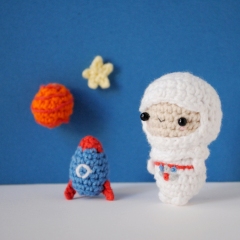 The Astronaut amigurumi pattern by The Wandering Deer