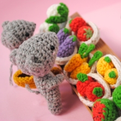 The Grocery Shop - Mice Family amigurumi pattern by The Wandering Deer