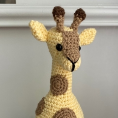 Grayson Giraffe amigurumi pattern by Cloud 9 Knots