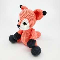 Lissie the Fox amigurumi by AmiBunnyCrochet