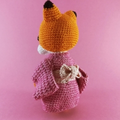Hana the fox amigurumi pattern by Lise & Stitch