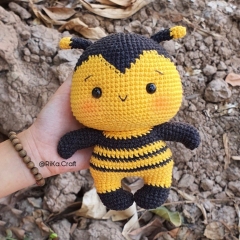 Bee amigurumi pattern by RikaCraftVN
