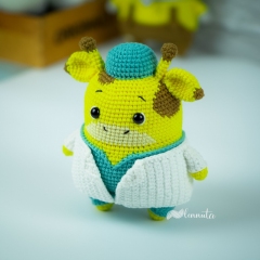 Giraffe the Doctor amigurumi by Lennutas