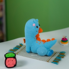 Yoga Dinosaur amigurumi pattern by Lennutas