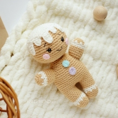 Cutie gingerbread man amigurumi pattern by Knit.friends