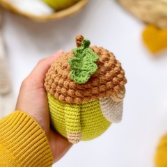 Gnome Acorn amigurumi by Knit.friends