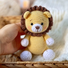 Lory the lion amigurumi pattern by Knit.friends