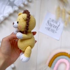 Lory the lion amigurumi pattern by Knit.friends