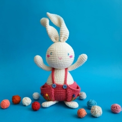 Oliver the Bunny amigurumi by Natura Crochet