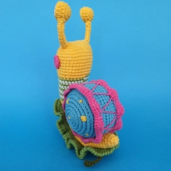 Rio the Snail  amigurumi by Natura Crochet