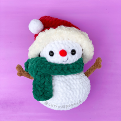 Dress Up Snowman amigurumi by Curiouspapaya