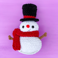 Dress Up Snowman amigurumi pattern by Curiouspapaya