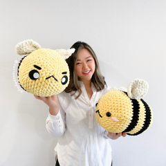 Jumbo the Bee amigurumi pattern by Curiouspapaya