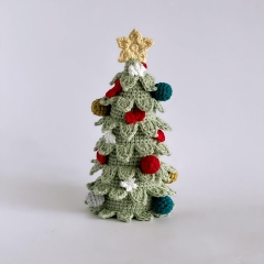 Christmas Tree amigurumi pattern by C.B.Makes