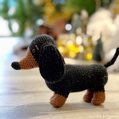 Toby the dachshund amigurumi by Little Bichons