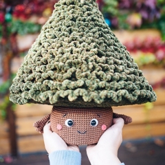 Giant Christmas Tree amigurumi pattern by Mumigurumi