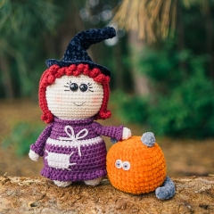 Little Witch and Pumpkin Cat amigurumi by Mumigurumi