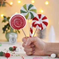 Four Christmas candy canes amigurumi by LaCigogne