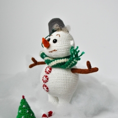 Johnny the snowman amigurumi by LaCigogne