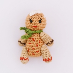Tiny gingerbread man amigurumi pattern by LaCigogne