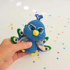 Woody the peacock amigurumi pattern by LaCigogne