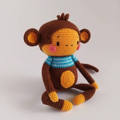 Sipho the monkey amigurumi pattern by The blue bobbin