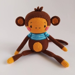 Sipho the monkey amigurumi pattern by The blue bobbin