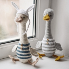 Bernard the Goose amigurumi by FireflyCrochet