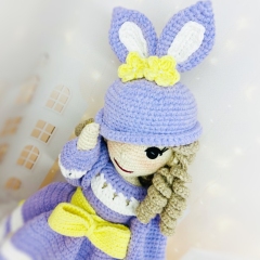 Miss April amigurumi pattern by Fluffy Tummy