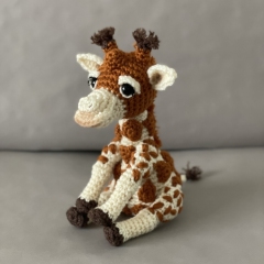 Baby Giraffe amigurumi by CrochetThingsByB