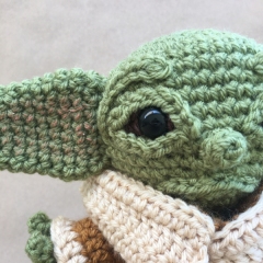 Baby Yoda amigurumi pattern by CrochetThingsByB