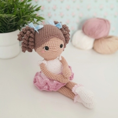 Amelia amigurumi by Sarah's Hooks & Loops