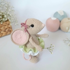 Ellie the Mouse amigurumi pattern by Sarah's Hooks & Loops