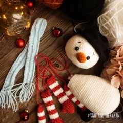 John the Snowman amigurumi pattern by Knotanotheryarn