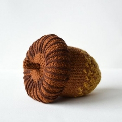 Acorn amigurumi by The Flying Dutchman Crochet Design