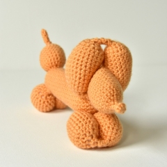 Balloon Wiener Dog amigurumi by The Flying Dutchman Crochet Design