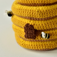 Beehive amigurumi by The Flying Dutchman Crochet Design