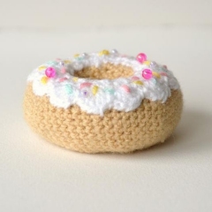 Donut amigurumi by The Flying Dutchman Crochet Design